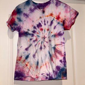 tie dye v neck